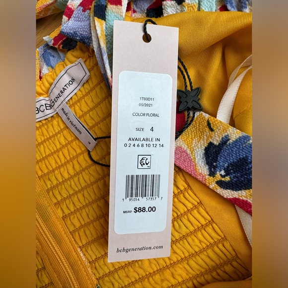 BCBG Floral Dress size 4 - Picture 5 of 7